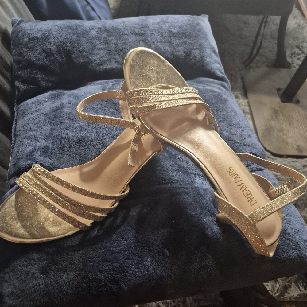 Dream Pairs Glittering Gold Sandals for Women